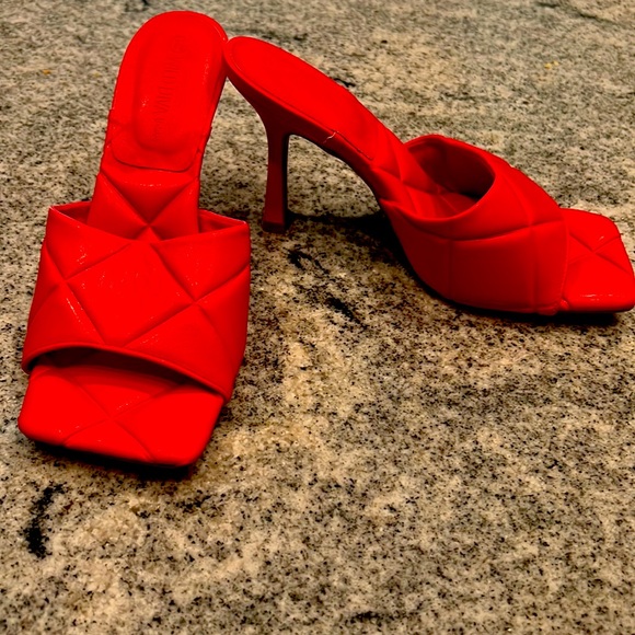 Wild Diva Shoes - Cute Red 👠 heels, size 7.5, wore once